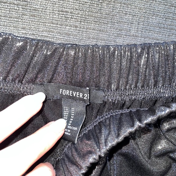 Grey/Silver Metallic Shorts with Elastic Waistband - Picture 3 of 4